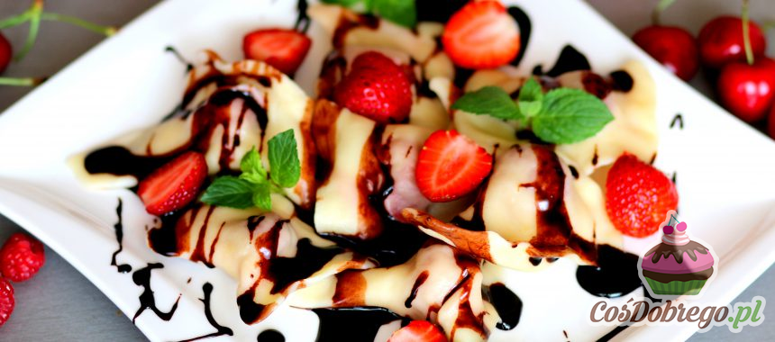 Przepis na Pierogi z truskawkami i polewą czekoladową