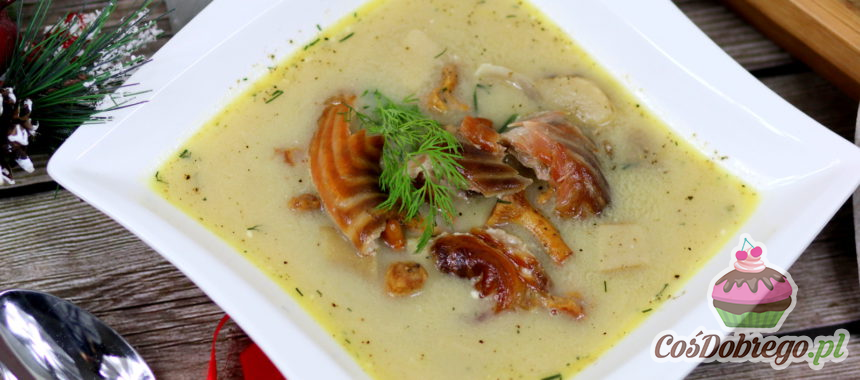 Przepis na Zupę grzybową z wędzonym łososiem