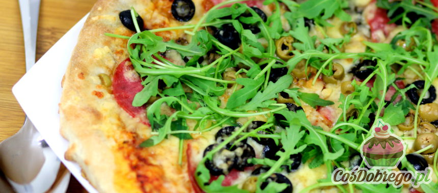Przepis na Pizzę z mozzarellą i rukolą